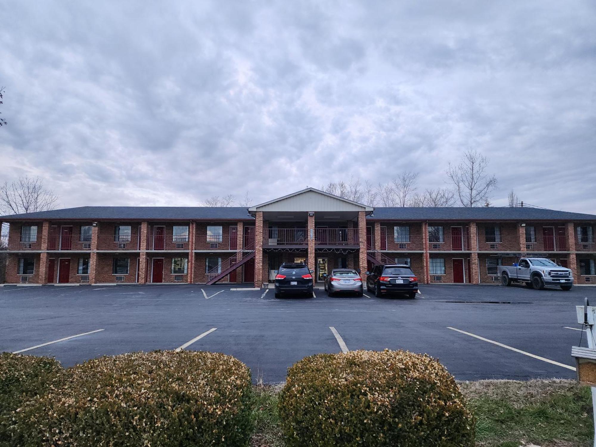 Americas Inn Bardstown Ngoại thất bức ảnh