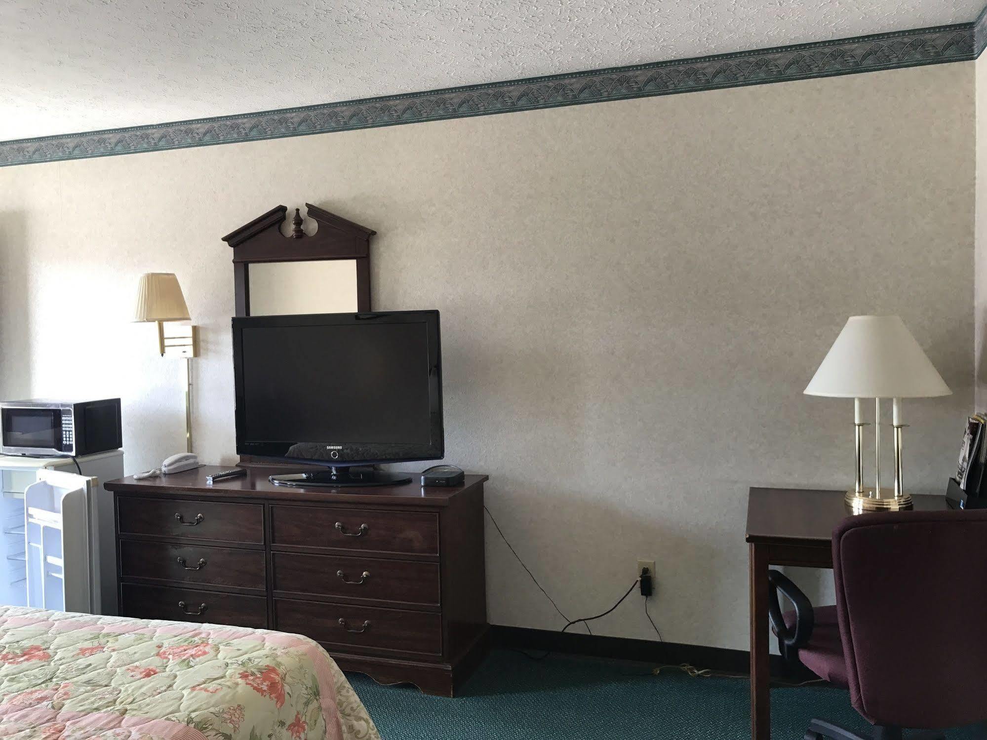 Americas Inn Bardstown Ngoại thất bức ảnh